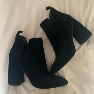 Steve Madden Black Suede Bootie Size 9 - NBW